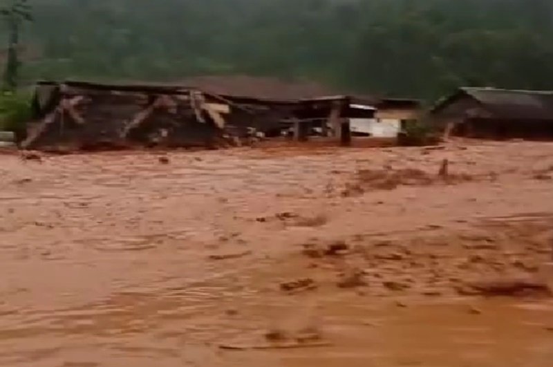 Banjir bandang di Morowali Banjir bandang di Morowali