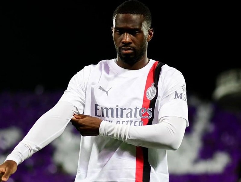 Fikayo Tomori bersama AC Milan