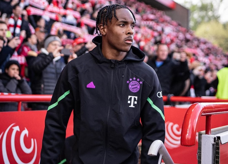 Mathys Tel bersama Bayern Munchen