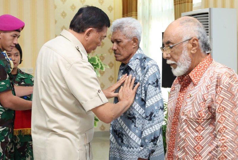 Menhan Sjafrie beri penghargaan