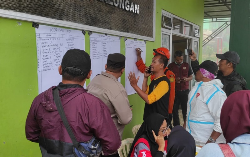Pendataan korban longsor Pekalongan