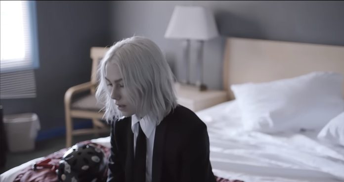 Phoebe Bridgers yang berjudul Motion Stickness