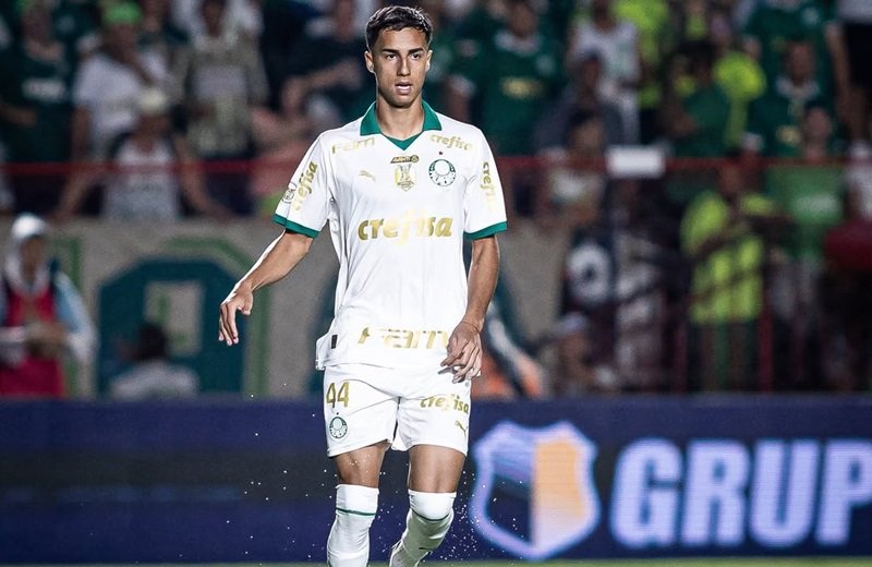 VItor Reis bersama Palmeiras