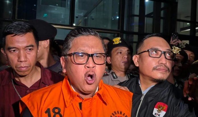 Hasto ditahan Hasto ditahan