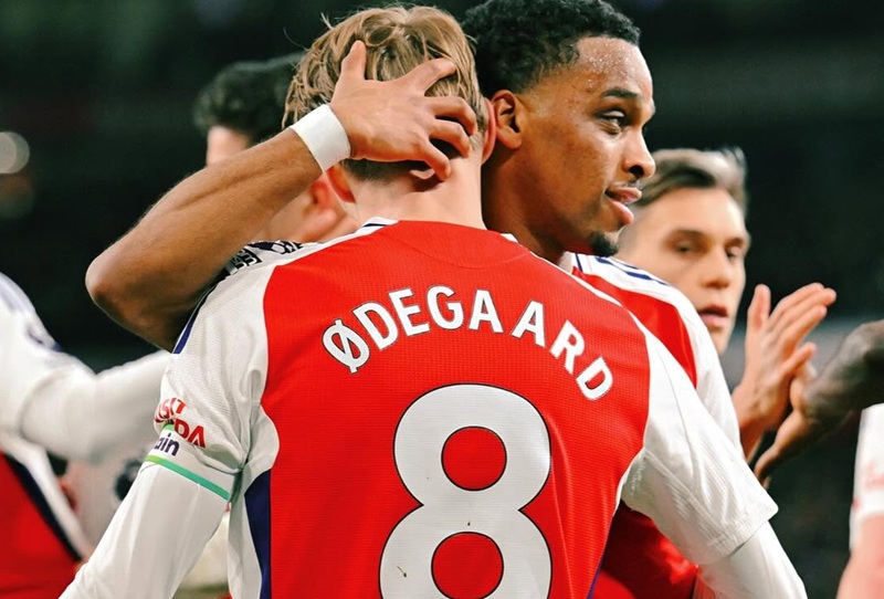 Martin Odegaard bersama skuad Arsenal