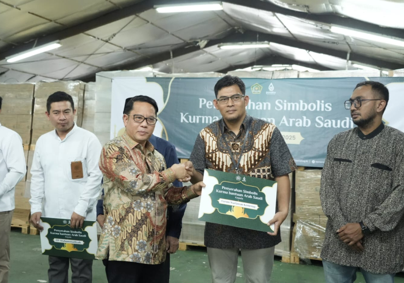 Pendistribusian Kurma Hadiah Raja Salman