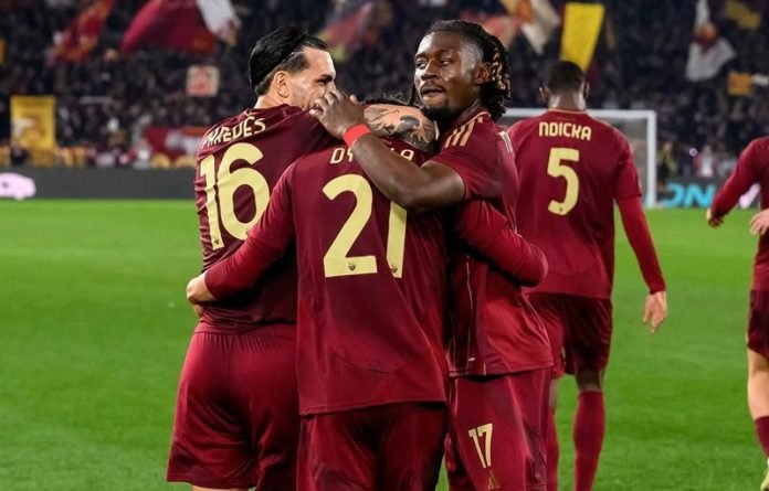 Skuad AS Roma saat lawan Porto di Liga Europa