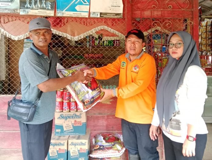 Bantuan korban banjir di Padang lawas