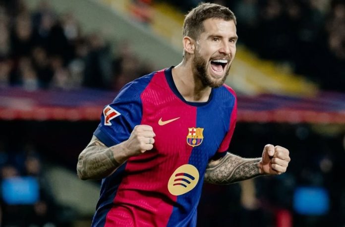 Inigo Martinez bersama Barcelona