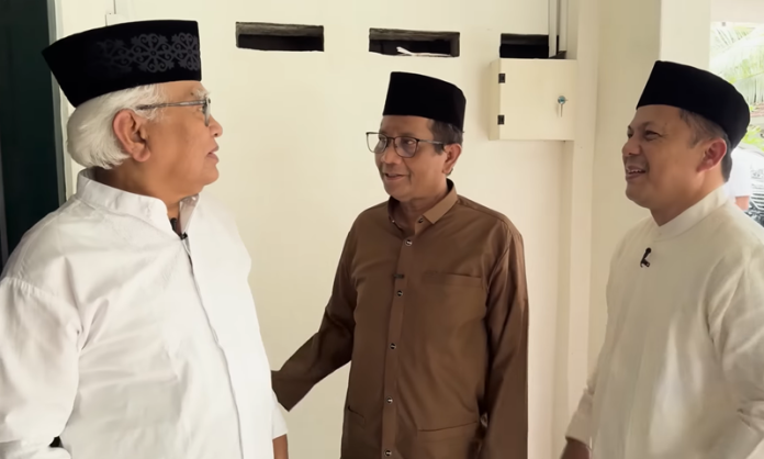 Mahfud MD Silaturrahmi ke Gus Mus