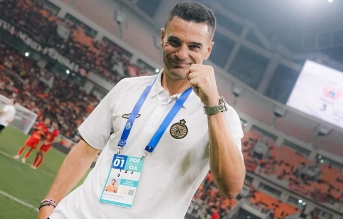 Pelatih Persija, Carlos Pena