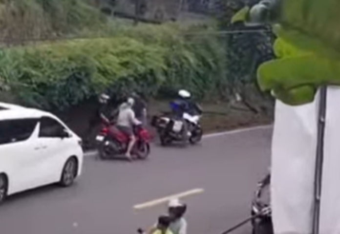 Polisi Viral Pepet Motor