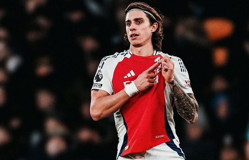 Riccardo Calafiori bersama Arsenal