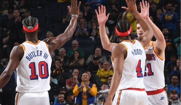 Skuad Golden State Warriors saat lawan Milwaukee Bucks pada lanjutan NBA