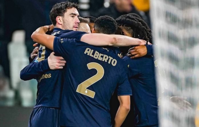 Skuad Juventus saat selebrasi gol
