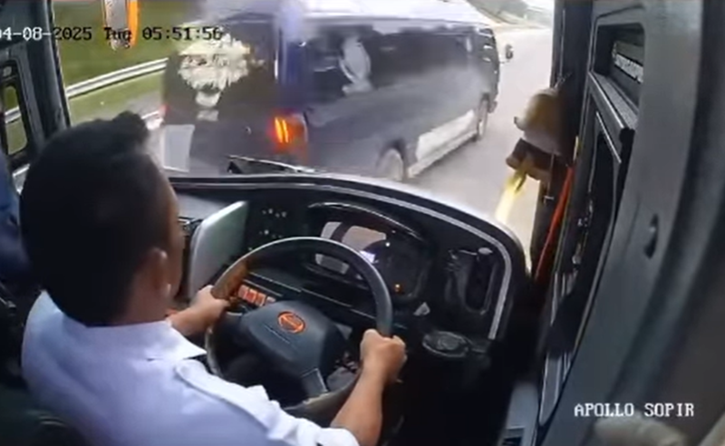 Bus Vs Elf du Tol Cipali - 8 April 2025