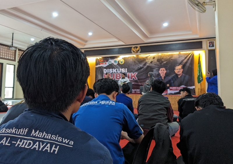 Diskusi Publik BEM SI