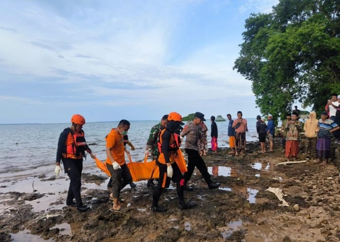 Evakuasi jenazah di Sumenep