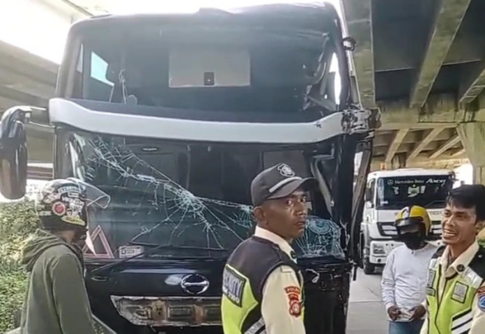 Kecelakaan Bus