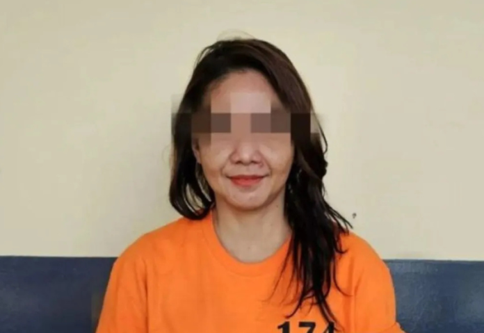 Mantan Artis Pakai Uang Palsu