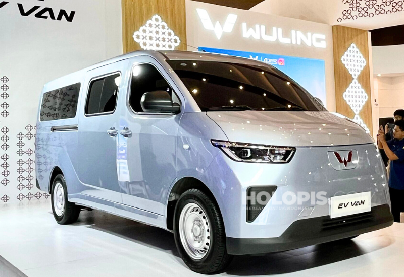 Mobil wuling ev van