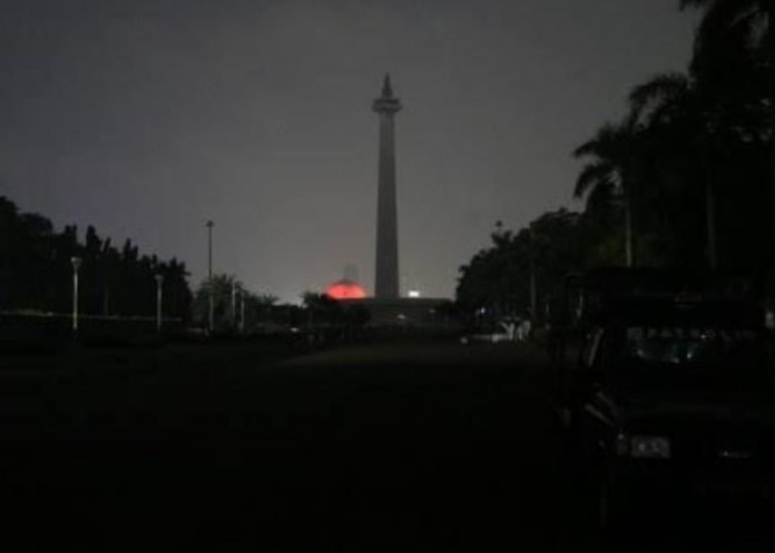 Pemadaman lampu di monas