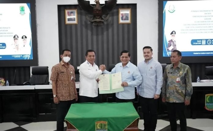Pemkab dan Kajari Karawang