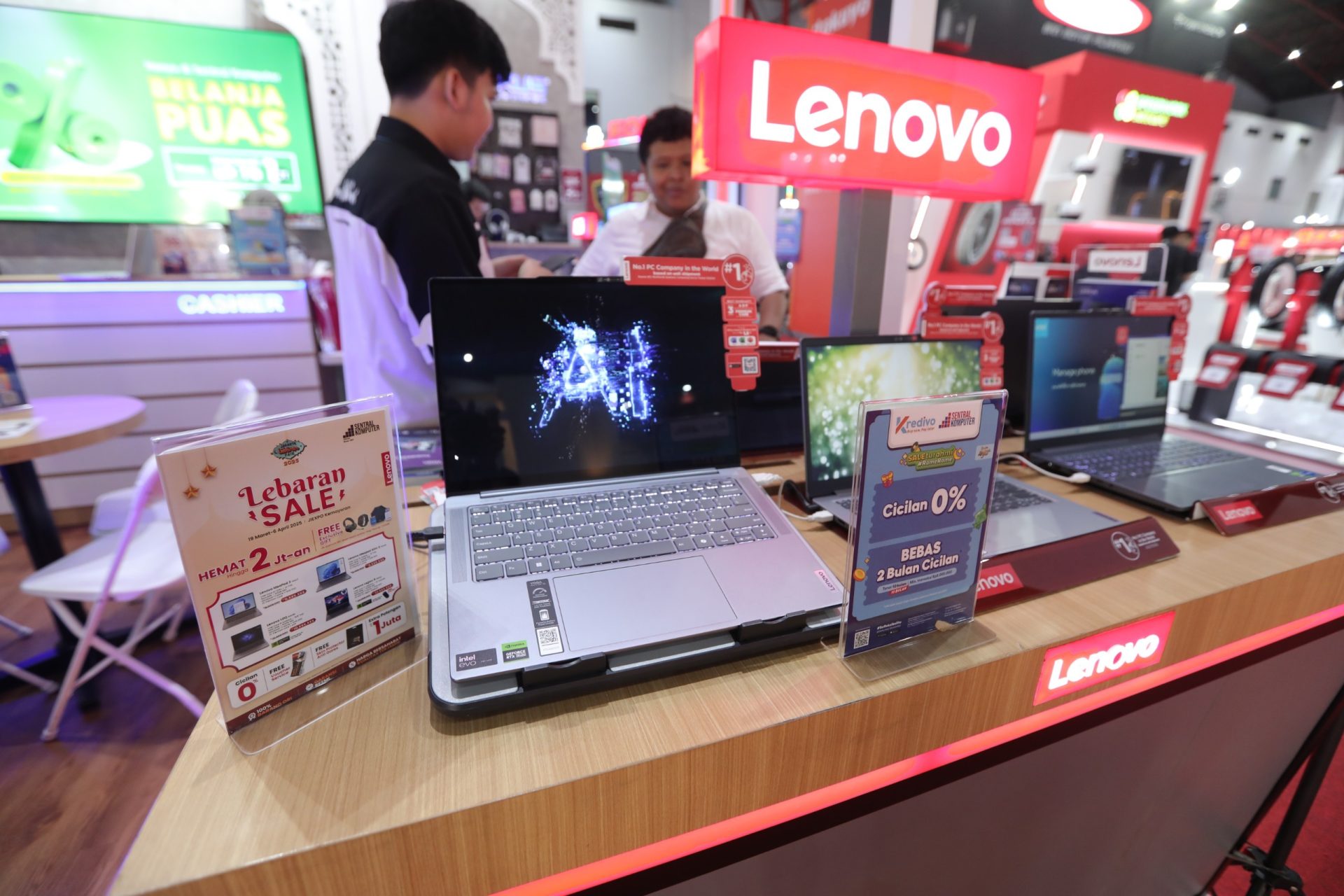Produk laptop di JLF 2025