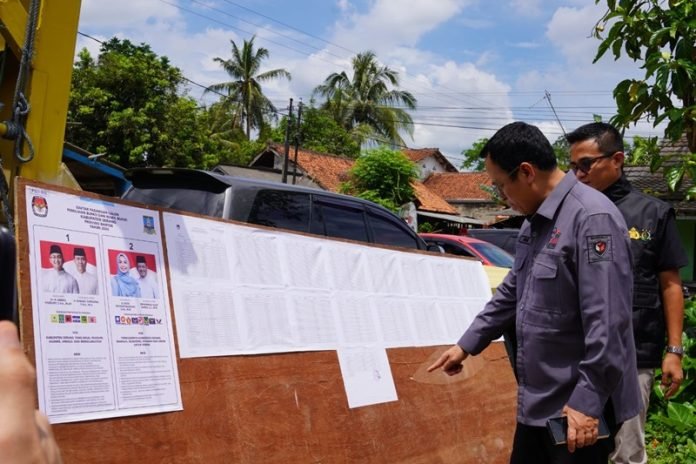 Puadi Tinjau PSU di Serang