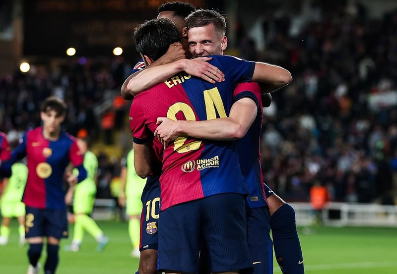 Skuad Barcelona selebrasi gol