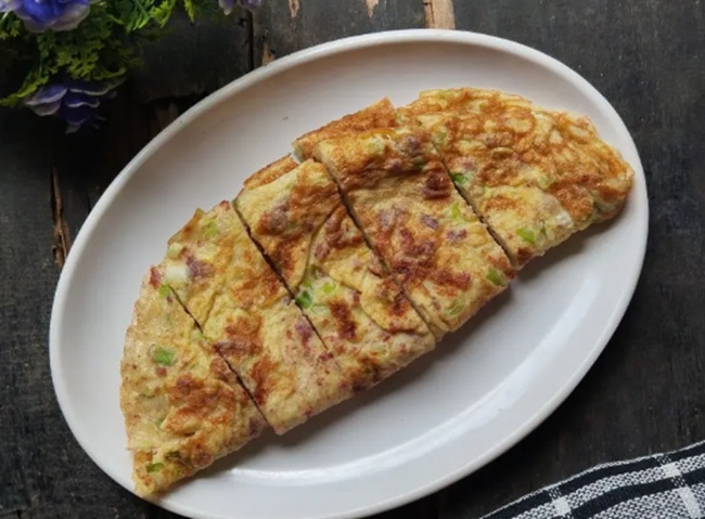 Telur Dadar Kornet Daun Bawang