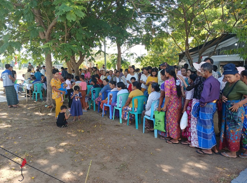 Warga Myanmar terdampak gempa