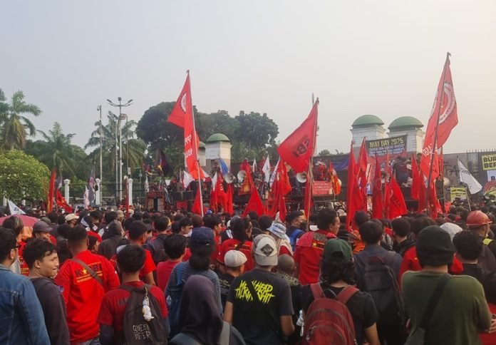 Aksi unjuk rasa di dpr ri