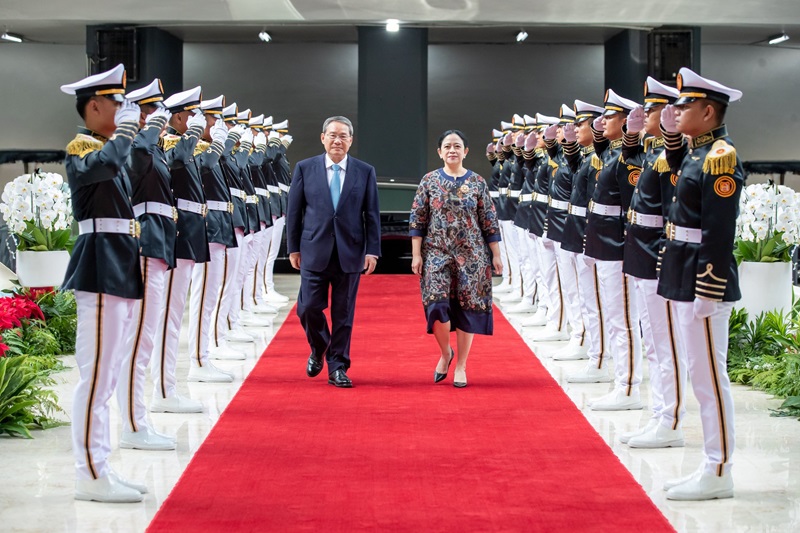 Li Qiang dan Puan Maharani di Gedung DPR RI