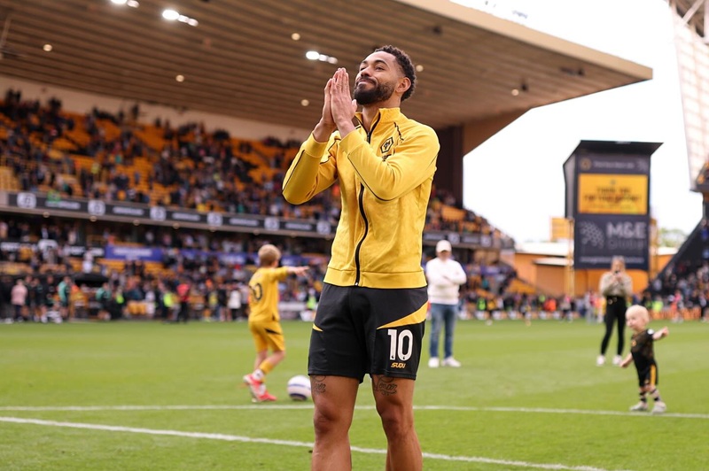 Matheus Cunha bersama Wolves