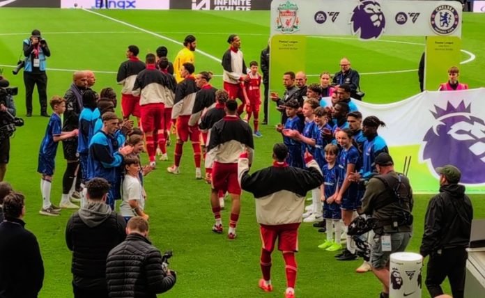 Momen Chelsea Berikan Guard of Honour untuk Liverpool di Liga Inggris musim ini