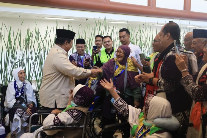 Prabowo Sapa Jamaah Haji Prabowo sapa jamaah haji