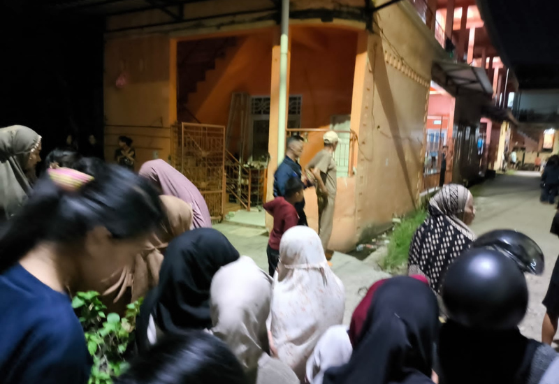 Proses evakuasi jenasah korban ke rs bhayangkara makassar
