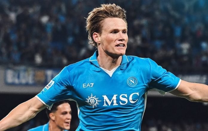 Scott McTominay bersama Napoli