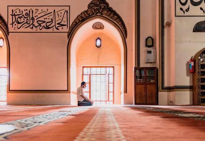 Shalat di Masjid
