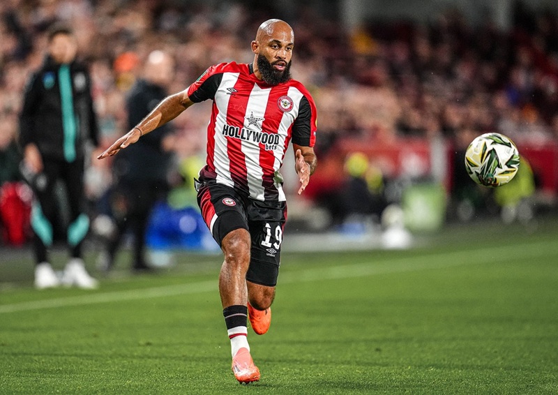 Bryan Mbeumo bersama Brentford