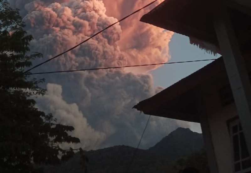 Erupsi Lewotobi