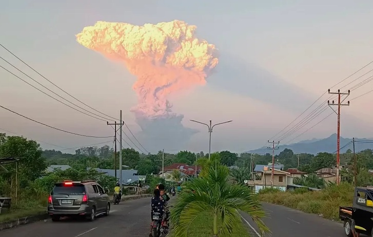 Erupsi Lewotobi