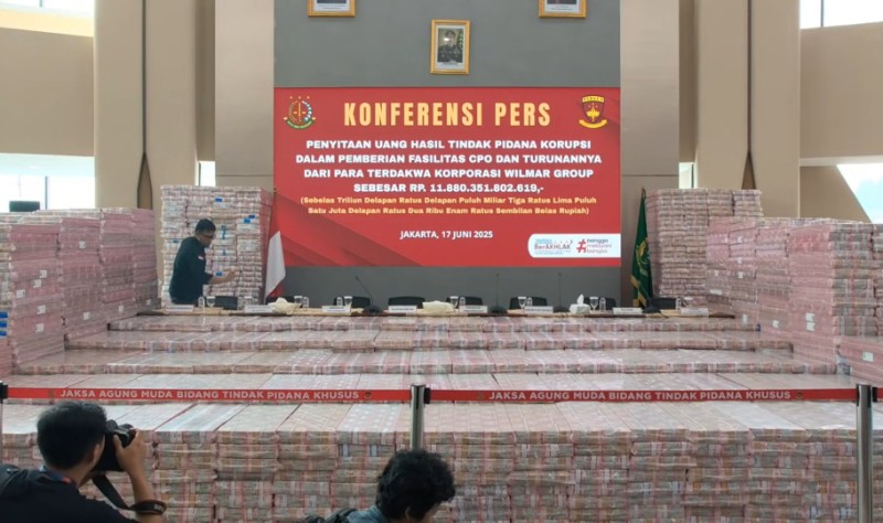 Konferensi Pers 11 Triliun Korupsi CPO - Holopis
