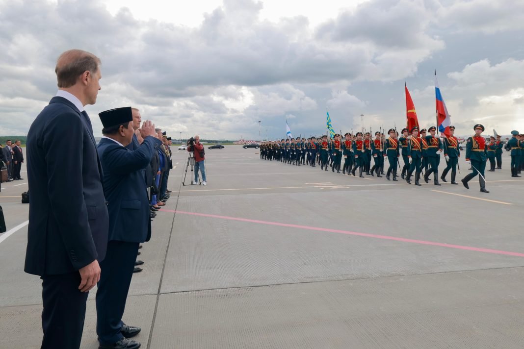 Prabowo Tiba di Rusia (5) Prabowo Tiba di Rusia (5)