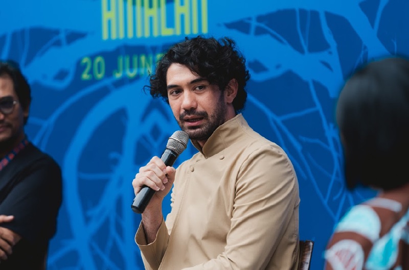 Reza Rahadian Holopis