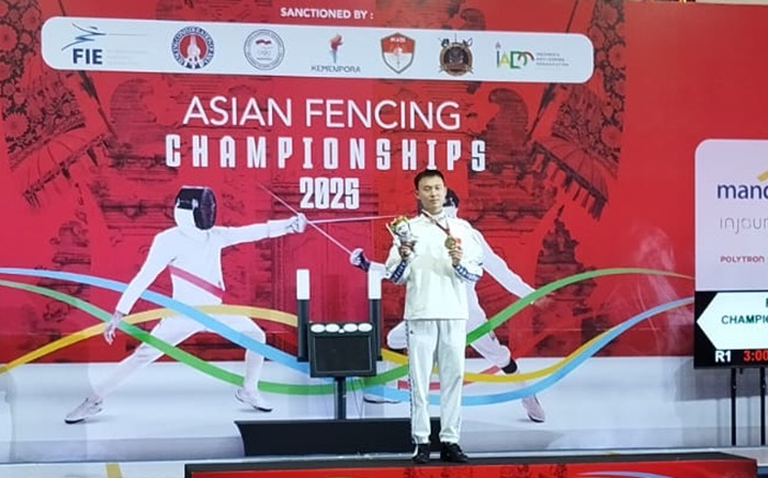 Zijie Wang, atlet Anggar China di Kejuaraan Anggar Asia 2025