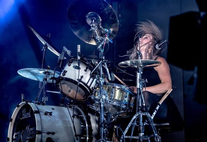 Dummer Sexy Jen Ledger
