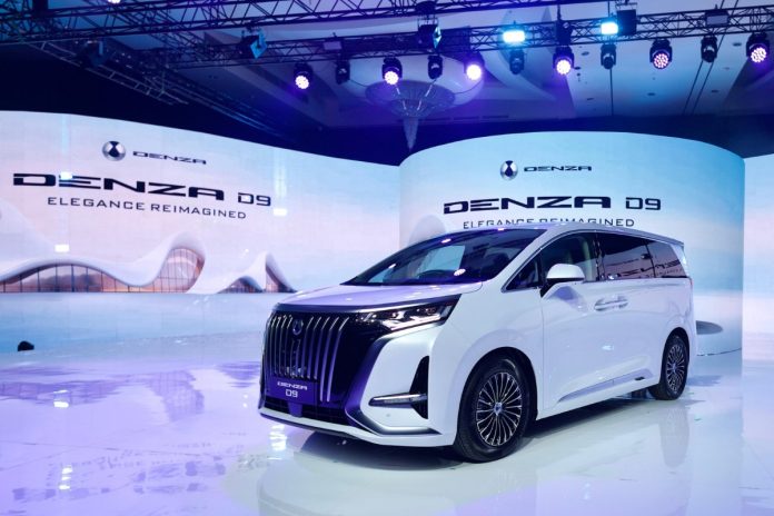 Mobil Denza BYD masuk 10 besar penjualan mobil Indonesia Juni 2025