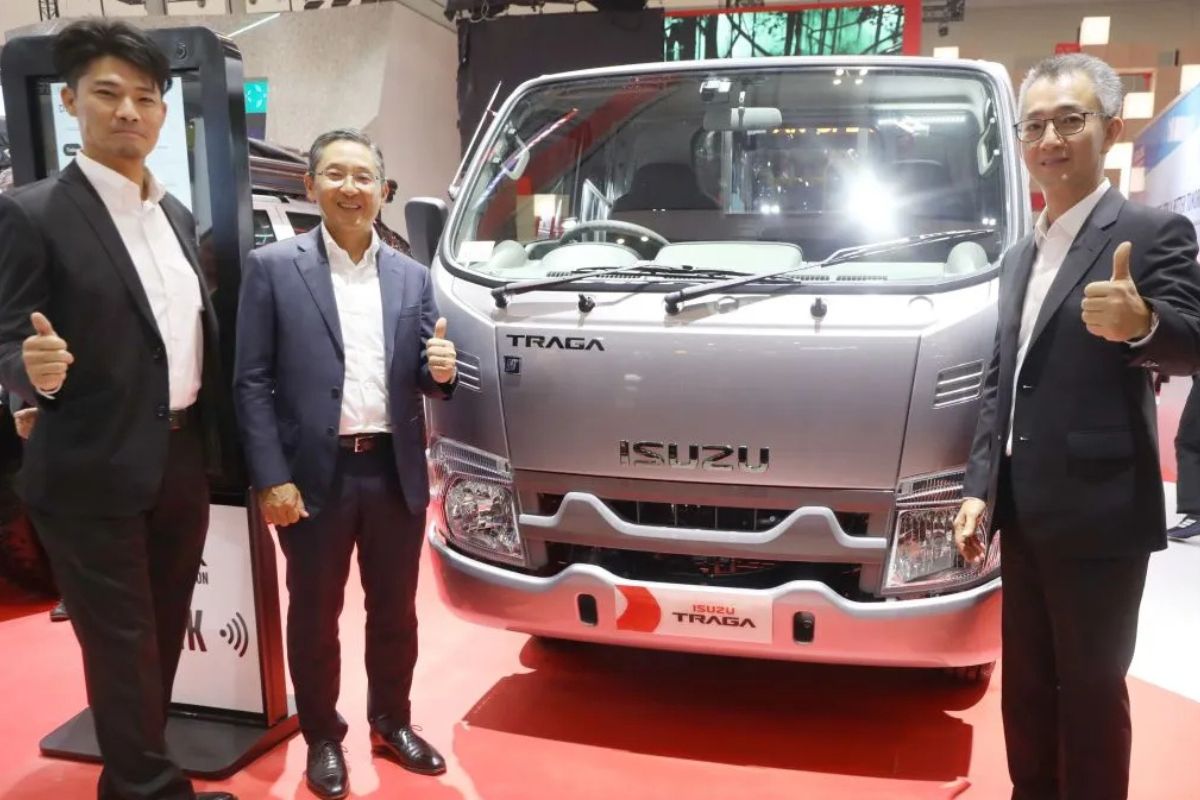 Mobil Niaga Isuzu Traga